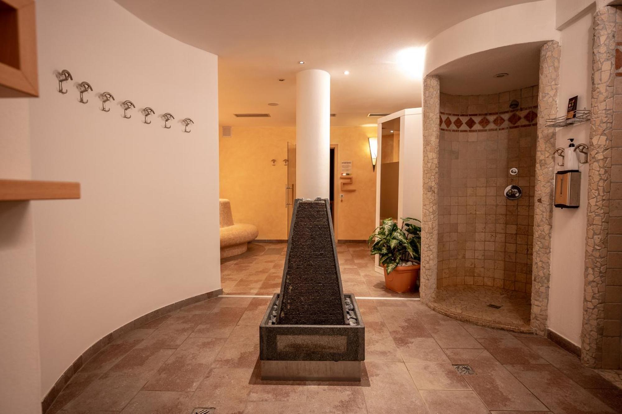 Hotel Alpin Colle Isarco Exterior photo