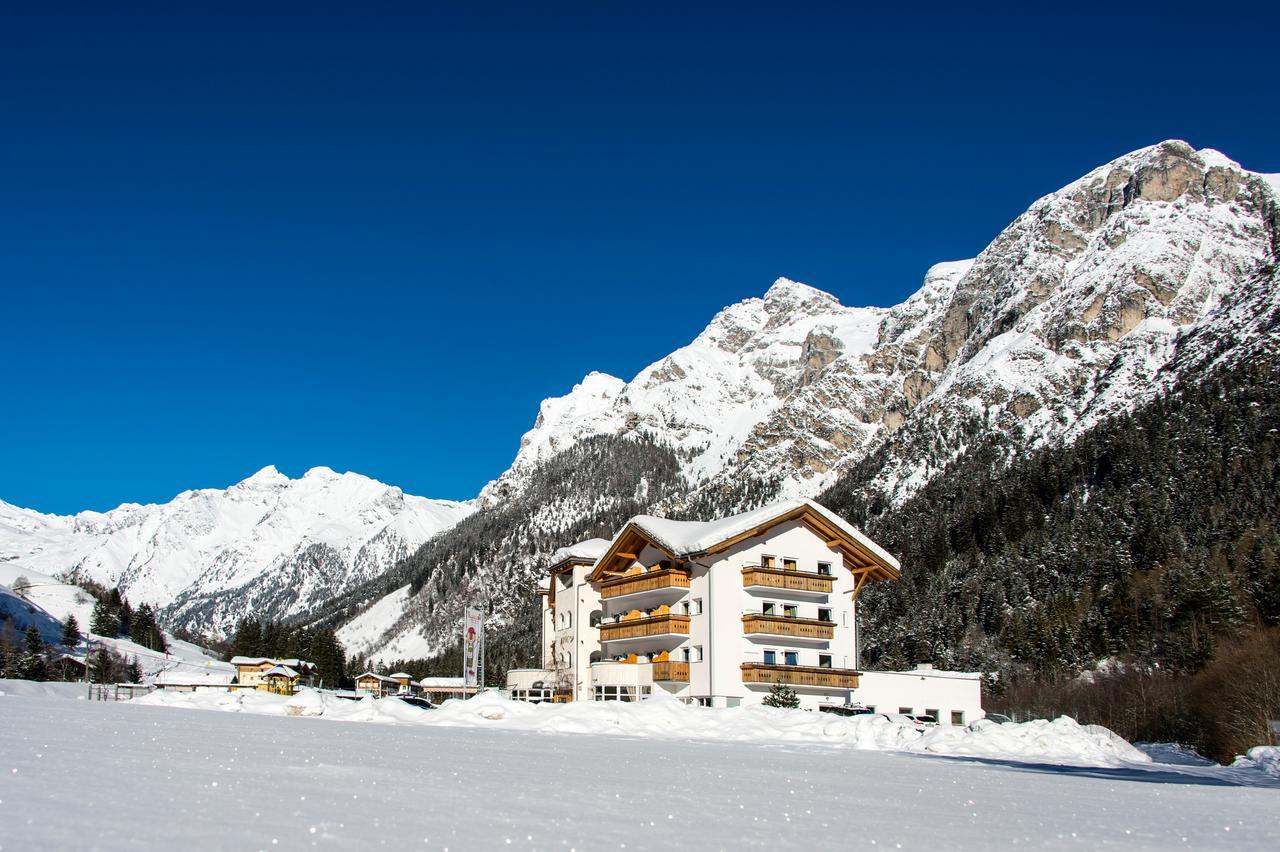 Hotel Alpin Colle Isarco Exterior photo